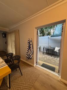 Feathers Garden Apartment