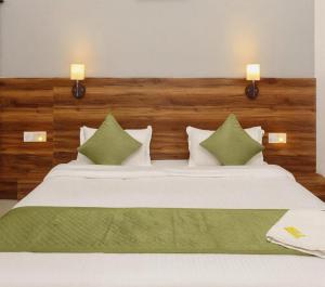 Hotel Lighthouse Luxury - Near #PremMandir Chaardham
