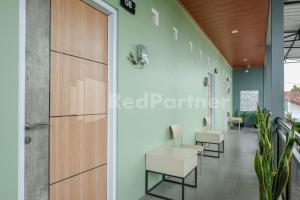 Kinara Homestay RedPartner Near Sleman City Hall