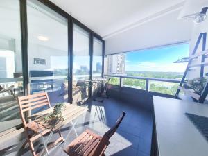 Sunlit Horizon Escape 2BR w Parking in Olympic Park