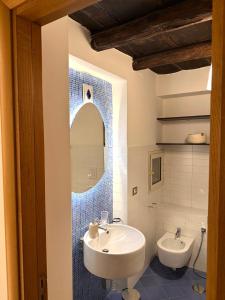 Domus Gazzara -Napoli Centro Storico