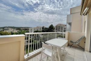 Bright apartment at the gates of Cannes