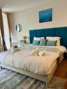 LB Vacation Rentals I Deluxe Studio w Balcony - 5mn Center I Casa dAzur