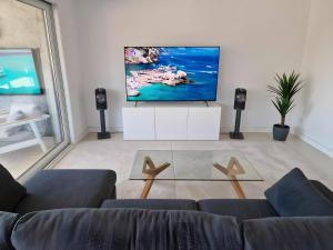 Luxury And Private Jacuzzi 105