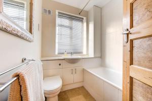 Modern flat near Pitshanger Park