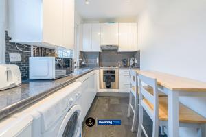 Spacious 2-Bedroom in Tower Bridge by LS2G Stays