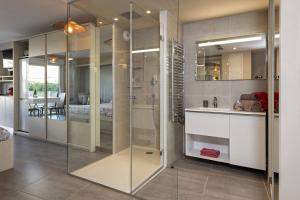 NAUTILIA 102 By AGN- Luxe avec Jacuzzi- 2 personnes "réservé aux couples"