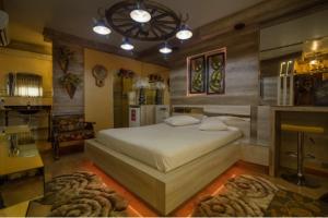 Golden Motel Pernoite Suíte Luxo com conforto e privacidade garagem privativa
