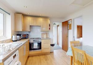 B37 Ebb Tide, Riviere Towans