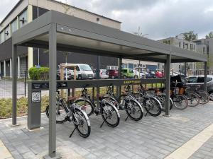King Bed - Full Kitchen - Balcony