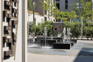 King Bed - Full Kitchen - Balcony