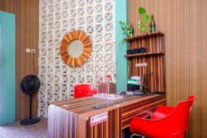 RedDoorz near Lotte Mart Maguwoharjo Yogyakarta