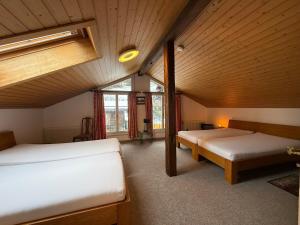 Chalet Maithili Lauterbrunnen -152-Year-Old Majestic Chalet