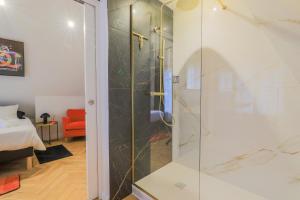 Duplex coloré 6 personnes Place des Héros - vue Beffroi - Centre ville