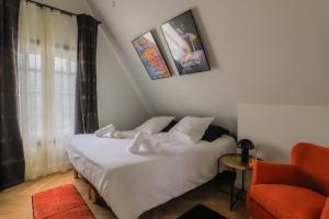 Duplex coloré 6 personnes Place des Héros - vue Beffroi - Centre ville