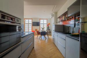 Duplex coloré 6 personnes Place des Héros - vue Beffroi - Centre ville