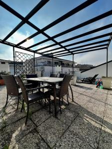 attico ARENA,200mq NETFLIX WIFI AIR CONDITIONING