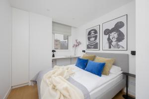 LUX Kolejowa Wola Apartments for 6 People by Renters Prestige