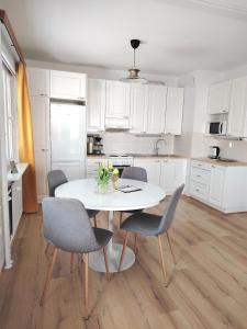 Avara kaksio Hollihaassa