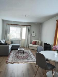 Avara kaksio Hollihaassa