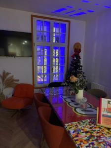 Duplex coloré 6 personnes Place des Héros - vue Beffroi - Centre ville