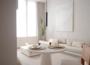 Luxurious 1BR Apartment with Parking