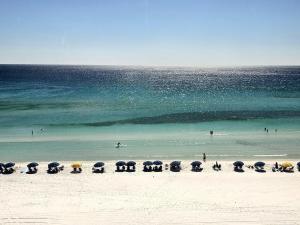 Coastal Escape Beatiful Ground Floor Prime Location Close to Beach