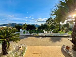 Happy Houses With Garden img43