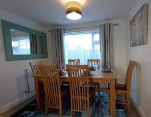 Bicester Vibe - Stylish 3BR House with Private Garden