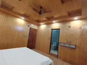 Golden Pine Suites Kasauli