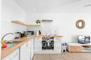 Golden Sunset And Golf Views in Amarilla Golf PH35