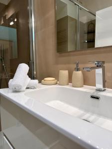 LR Deluxe Apartments - Navigli Luxury Suite