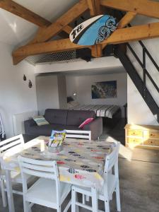 Latelier, chalet proche lac et océan à Hourtin