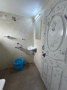 Guhan HomeStay- 2BHK Serviced Apartments - Full Furnished & Full Kitchen, WiFi & Balcony