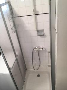 Studio à 10 m de la plage avec vue sur létang