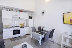 Quiet holiday apartment with balcony