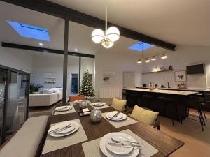 The Warehouse, Clifden