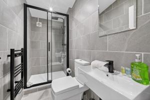 2BR - Fast Wi-Fi - Work Space - Free Parking