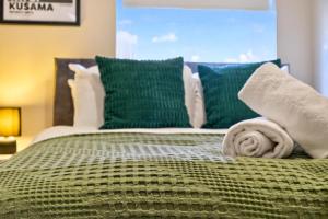 2BR - Free Parking - Work Space - Fast Wi-Fi