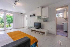 Crikvenica Apartment 24