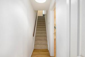 Modern 3 Bed House Near Excel London With Free Parking