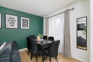 Modern 3 Bed House Near Excel London With Free Parking