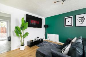 Modern 3 Bed House Near Excel London With Free Parking