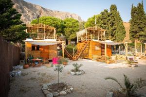 Black Pearl Beach luxury Holiday Cabin