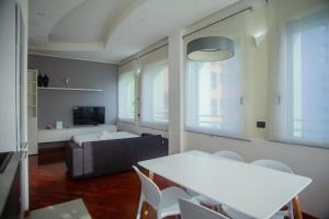 Design and Wellness apartment with Pool and GYM