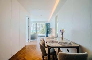 Two Bedroom Sea View by Triple 8 Asia