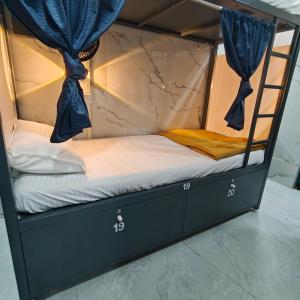 Basera Dormitory and Separate Cabins for Group in Andheri East - Marol