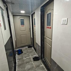 Basera Dormitory and Separate Cabins for Group in Andheri East - Marol