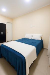 2 quartos 2 banheiros a 200 metros da praia, Wi-Fi, portaria 24 h,1 vaga estacionamento