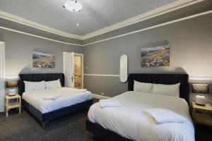 Hayy Contractor House 5 Bedroom Huddersfield Sleeps 18